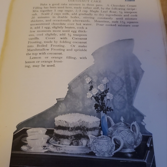Soft Cover Advertising Cookbook The Maple Leaf Housekeeper - Picture 2 of 7